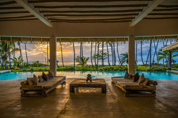Beautiful large beachfront villa with very good rental income