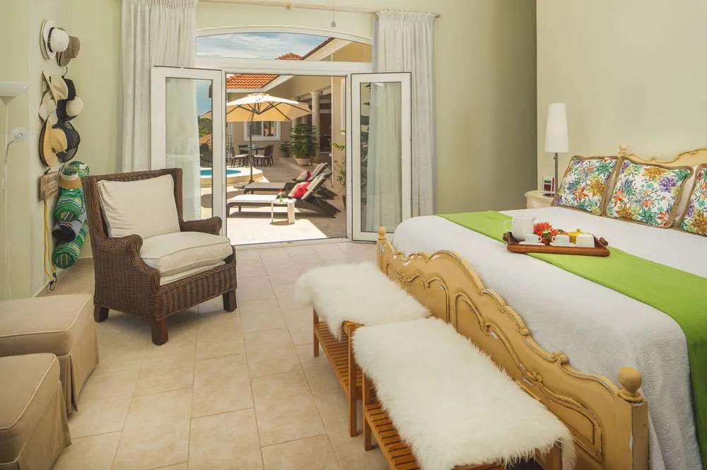 #6 Luxury 5-Bedroom Tropical Villa with Ocean Views in Gated Community