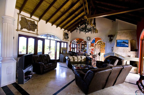 #9 Magnificent Oceanview Hilltop Estate 