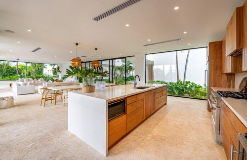 #13 Elegant 6-Bedroom Luxury Villa for Sale in Casa de Campo