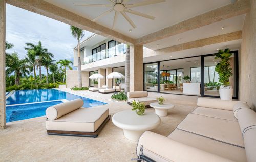 #1 Elegant 6-Bedroom Luxury Villa for Sale in Casa de Campo