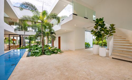 #3 Elegant 6-Bedroom Luxury Villa for Sale in Casa de Campo