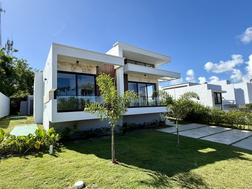 #1 Brand-New Modern 3-Bedroom Villa