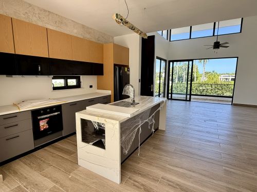 #4 Brand-New Modern 3-Bedroom Villa