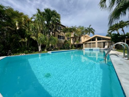 #4 Spectacular Hilltop Ocean View Mansion 