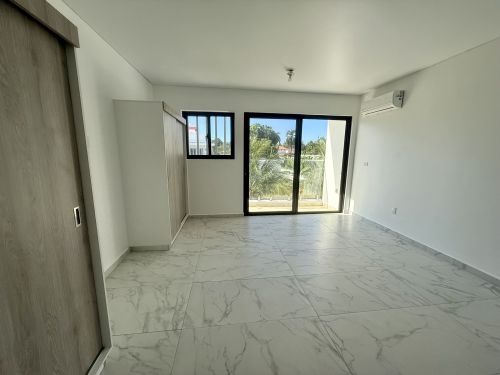 #8 New Townhouse in the prestigious Perla Marina community