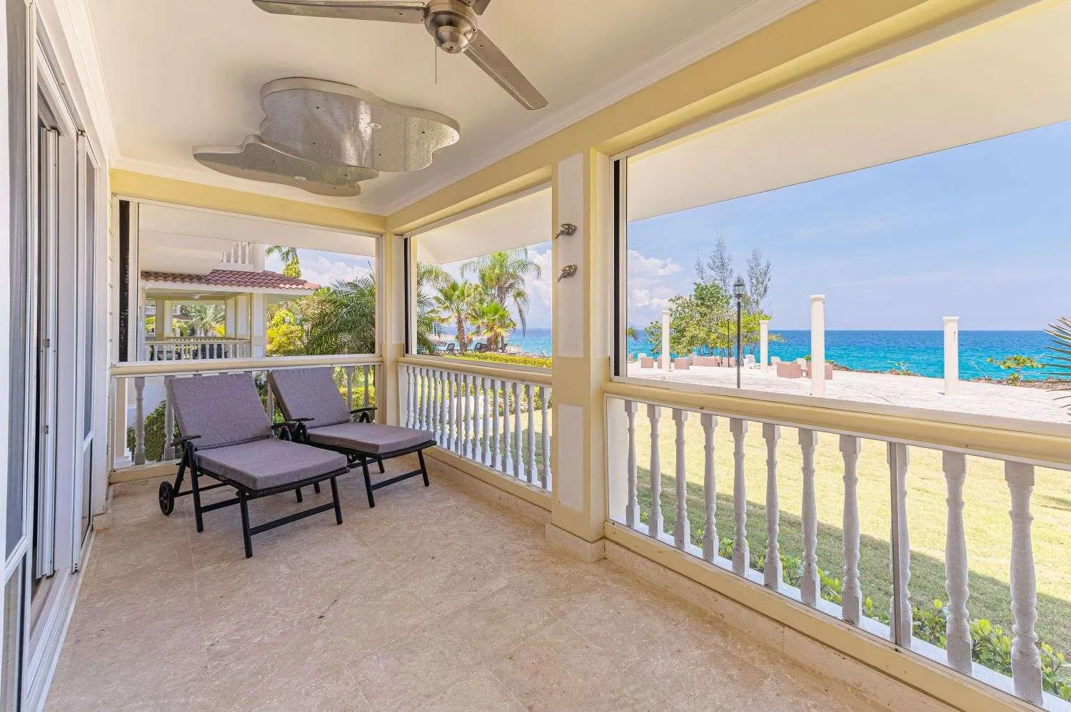 #1 Luxury Beachfront Apartment with 2 bedrooms in Sosua